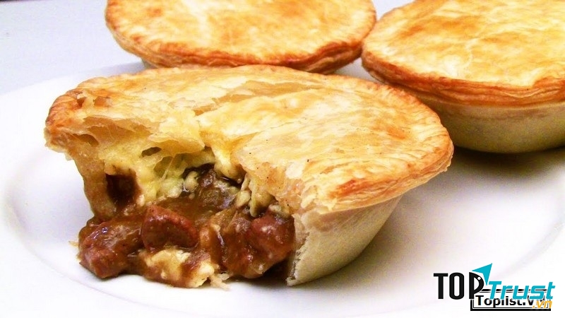 Bánh nướng nhân thịt_một trong các món bánh làm nên thương hiệu ẩm thực Úc