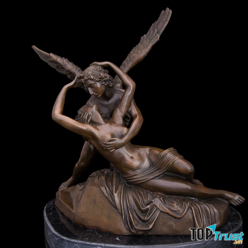 Bức tuợng Psyche Revived by Cupid’s Kiss