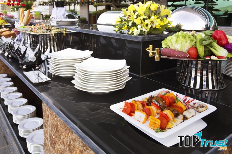 Không gian rất thoáng và sạch mà nhân viên phục vụ tại quầy rất tận tình, nhanh nhẹn