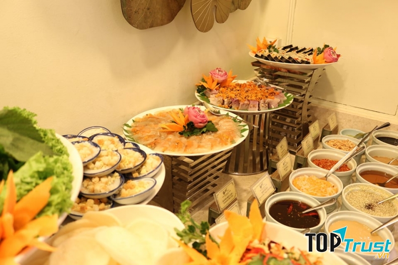 Buffet Chay Nhà Hàng Cỏ Nội