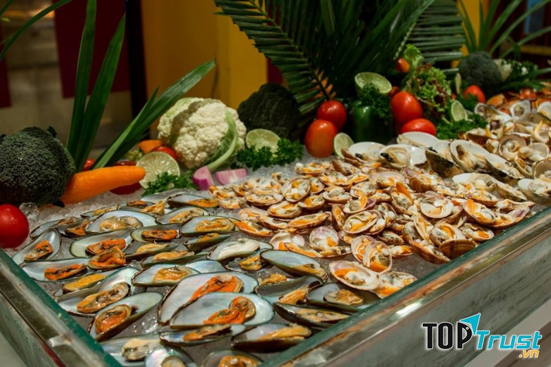 Buffet tối của Novotel đã nổi tiếng về độ đa dạng món ăn