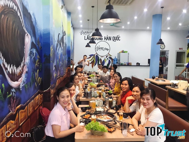 Không gian quán rộng rãi, thoáng mát