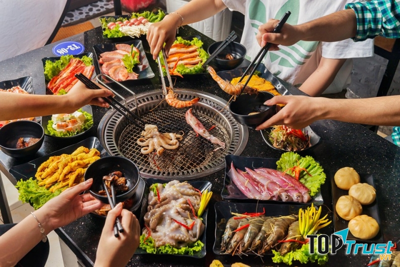 Buffet hấp dẫn tại nhà hàng