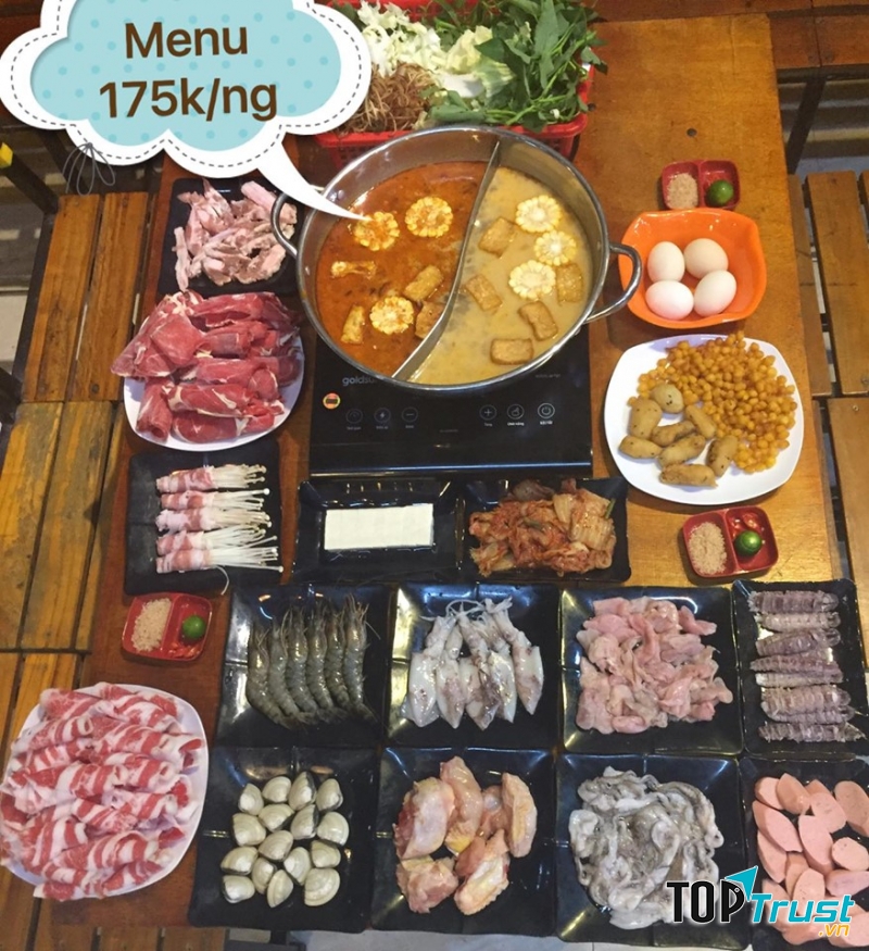 Lẩu Thái chua cay tại Buffet Lẩu Thái Trang Gami là một trong các món lẩu ngon mang một hương vị đặc trưng của lẩu hải sản