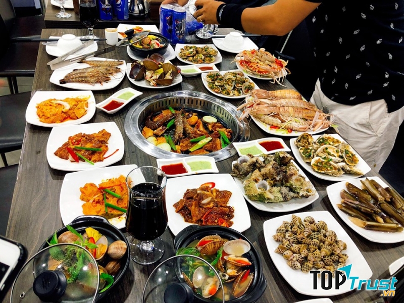 Buffet ngon hấp dẫn tại nhà hàng