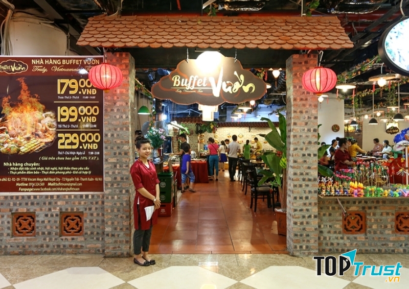 Buffet Vườn như một nốt trầm giữa không khí ồn ào náo nhiệt của thành phố