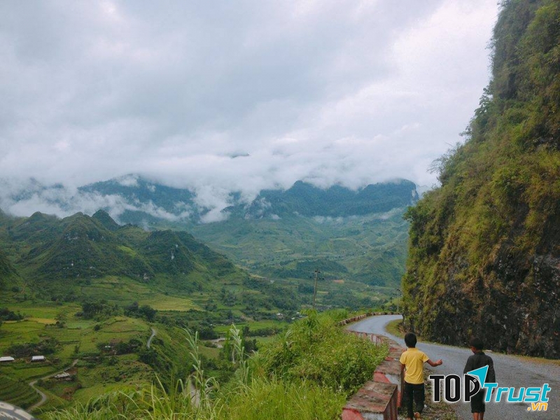 Bụi Homestay