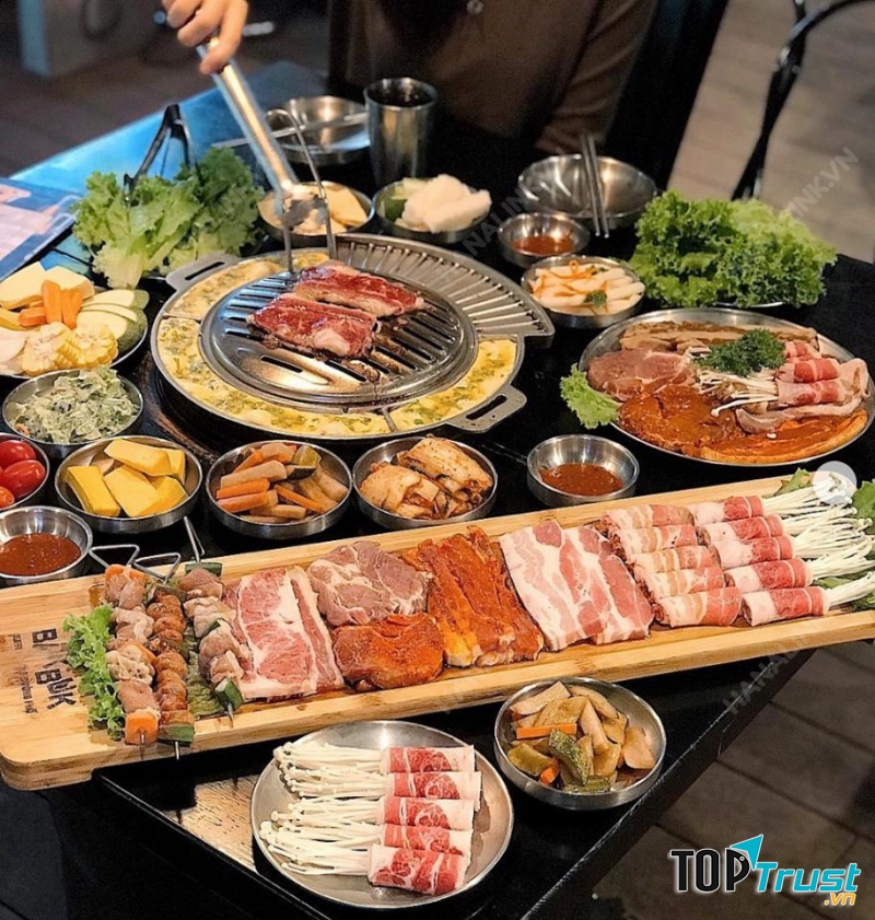 Món Hàn hấp dẫn tại nhà hàng