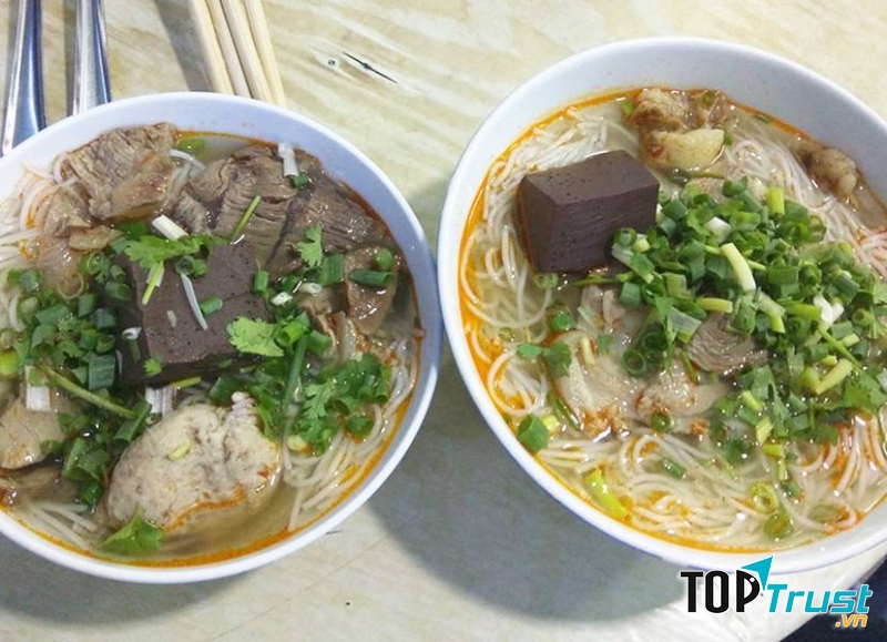 Bún bò Bà Diệu