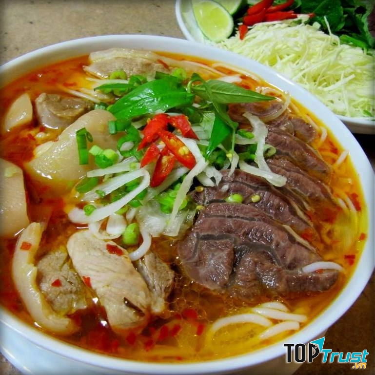 Bát bún bò huế ngon !