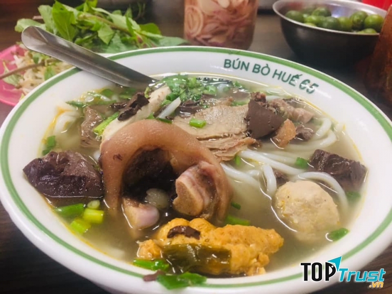 Bún bò Huế 65 đường Láng