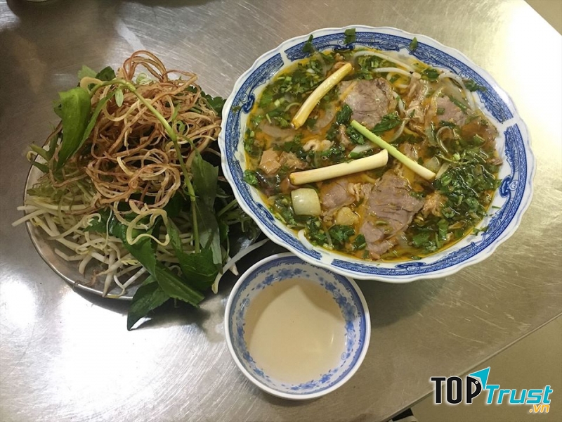 Nhân viên thân thiện