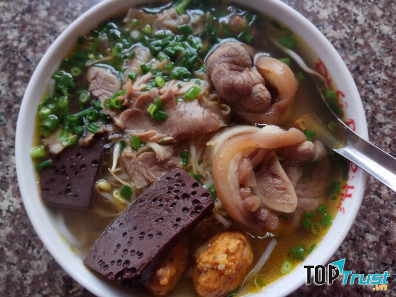 Bún Bò Huế O Huyền