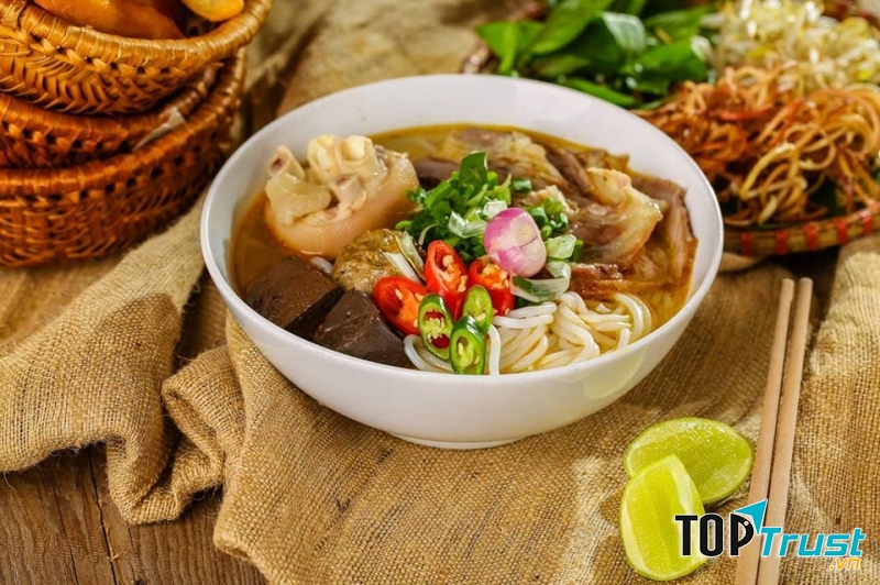 Bún bò Huế O Xuân