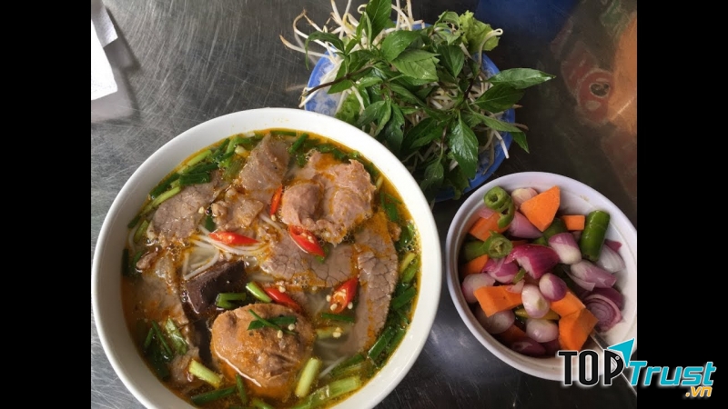 Bún bò Mệ Mui