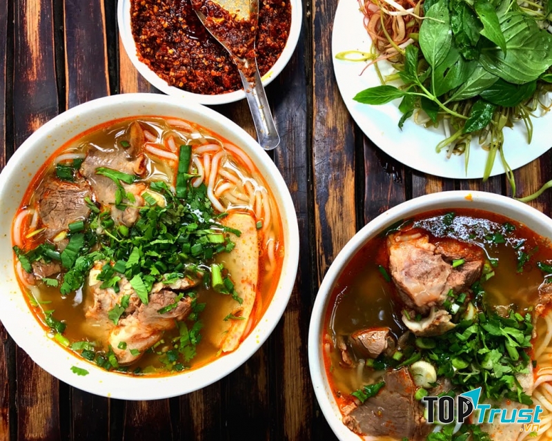 Bún bò Mệ Mui