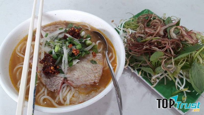 Bún bò sông Hương