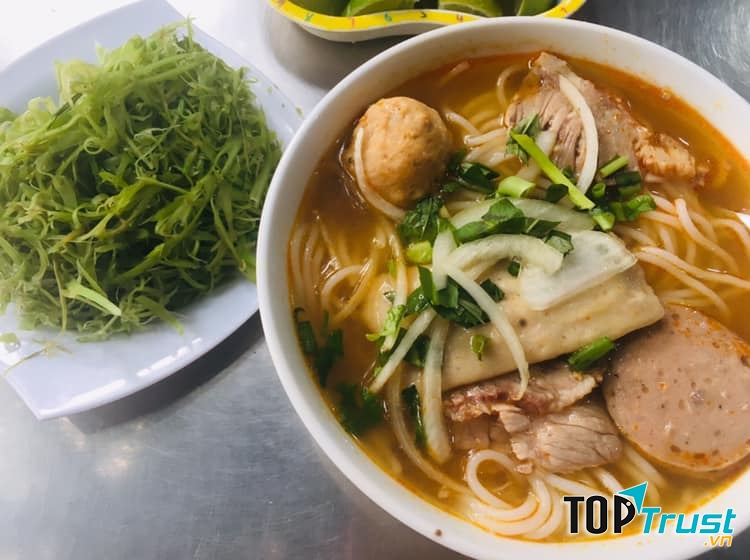 Bún bò sông Hương