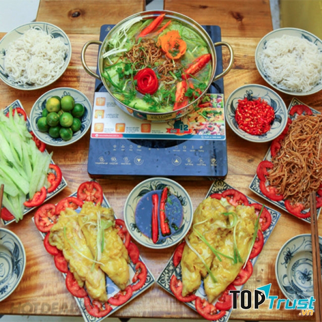 Lẩu bung móng giò - tại Doimonggio