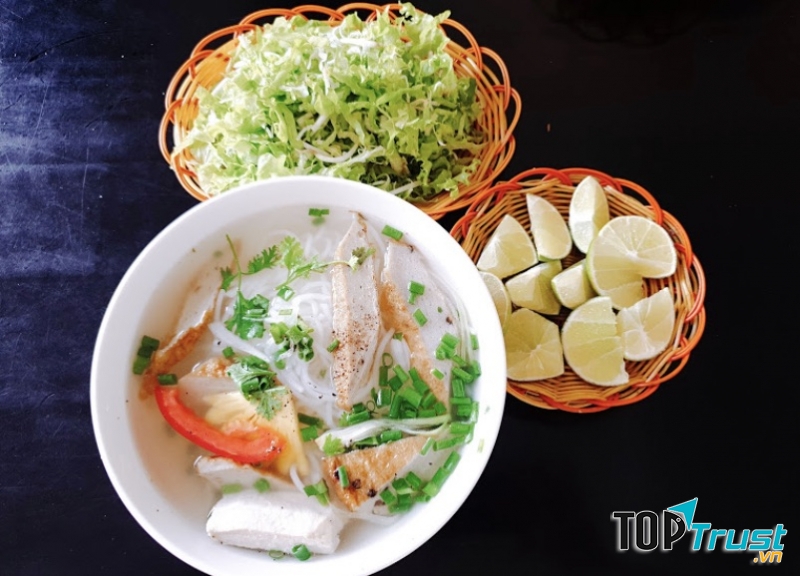 Bún cá Đất Phú một trong những thương hiệu nổi tiếng tại Phú Yên