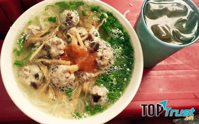 Bún cá và bún mọc