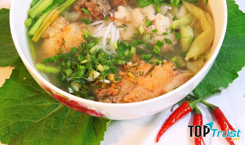 Chỉ 25K bạn đã có một phần bún cá ngon tuyệt thế này đây.