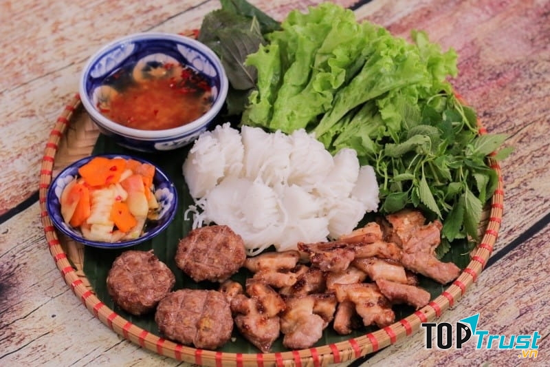 Món bún chả Hà Nội