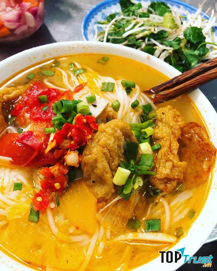 Quán bún chả cá A Có nhìn tô bún cực kỳ chất lượng