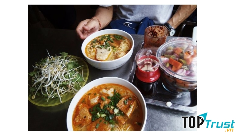 Bún chả cá Bà Phiến