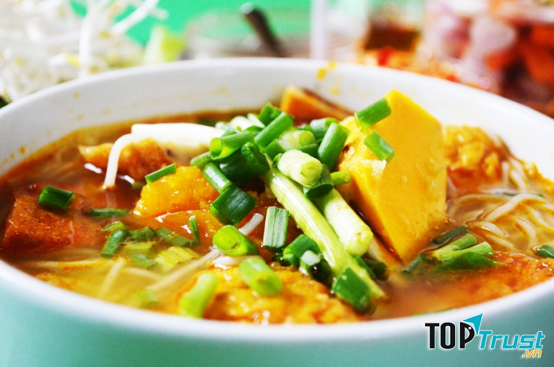 Bún chả cá Đà Nẵng.