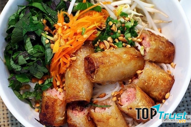 Bún chả giò