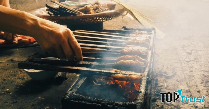 Bún chả que tre Bạch Mai