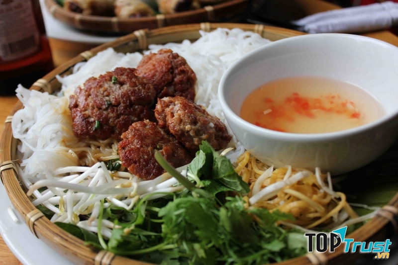 Quán bún chả Thanh Thủy
