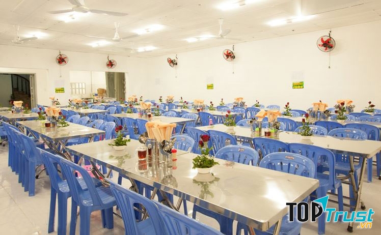 Không gian Bún chả Xuân Tứ