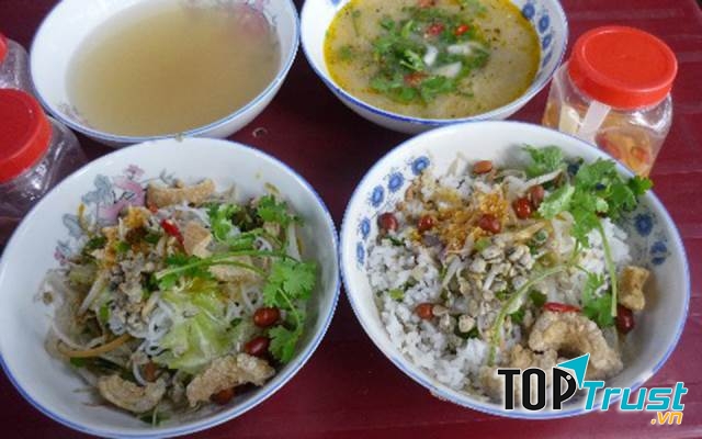 Bún Cháo, Cơm hến Nguyễn Huệ