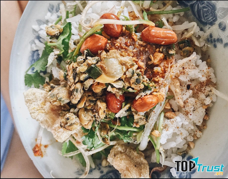 Bún Cháo, Cơm hến Nguyễn Huệ