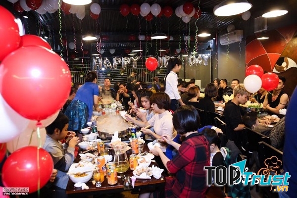 Không khí tại Bủn lúc nào cũng sôi động