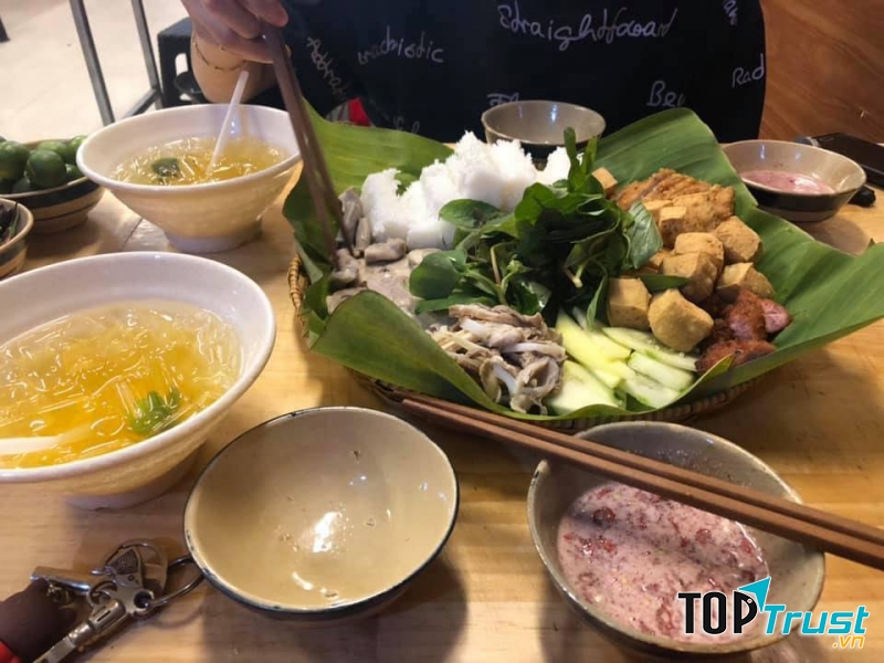 Hôm nay mưa đi ăn gì nào?