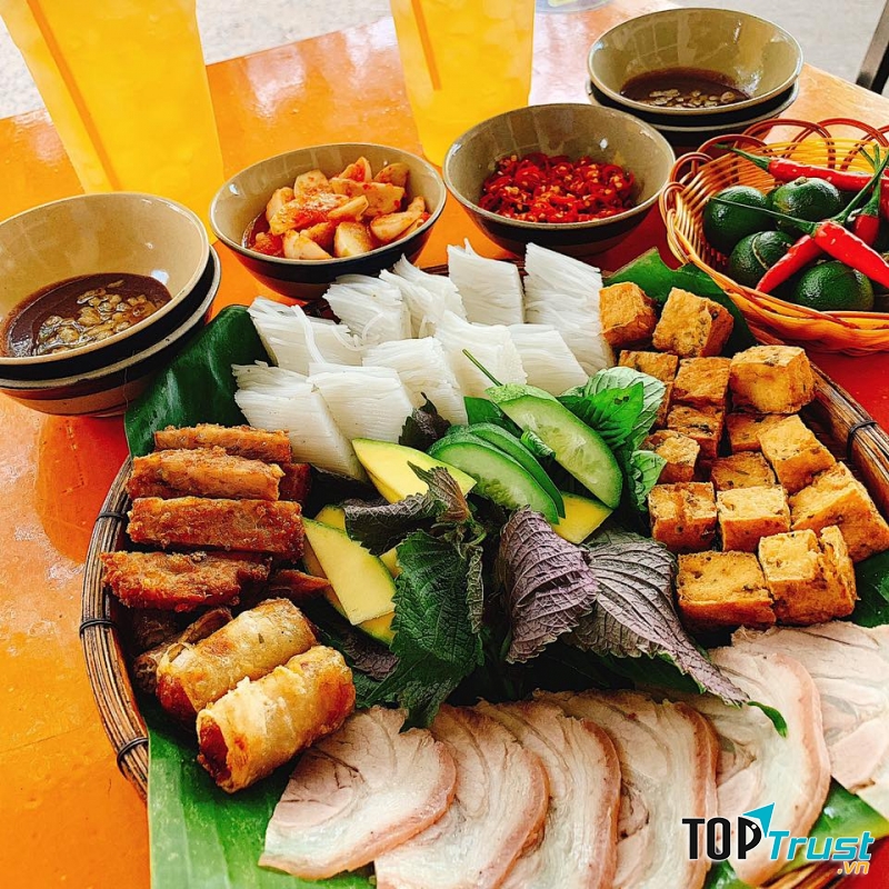 Bún đậu Cô Chang chợ Bùi Đức