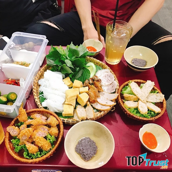 Bún đậu Cu Ben