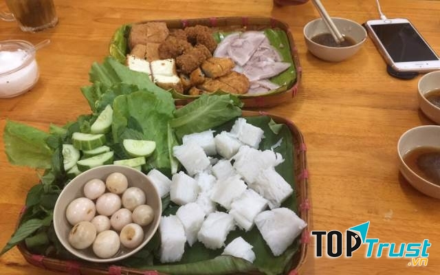 Bún đậu mắm tôm của quán không giống ở những nơi khác