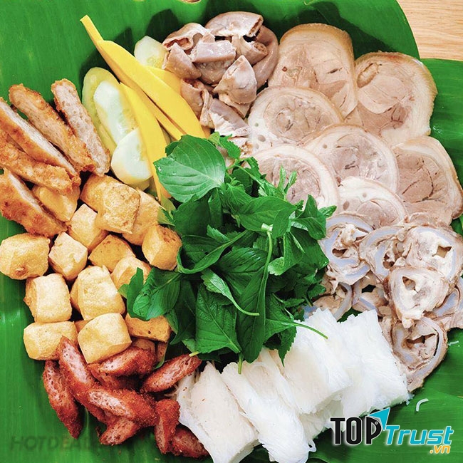 Bún đậu mẹt là địa chỉ nổi tiếng ở Nha Trang mà nếu có dịp bạn nhất định phải ghé ăn thử