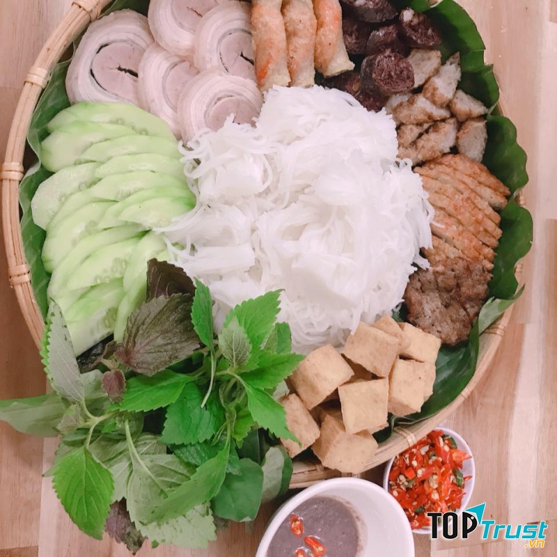 Bún đậu mắm tôm hấp dẫn tại tiệm