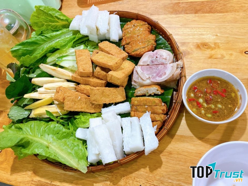 Tổng thể, mẹt bún ở Kim Phụng được đánh giá là hợp khẩu vị