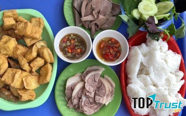 Bún đậu  U Nga