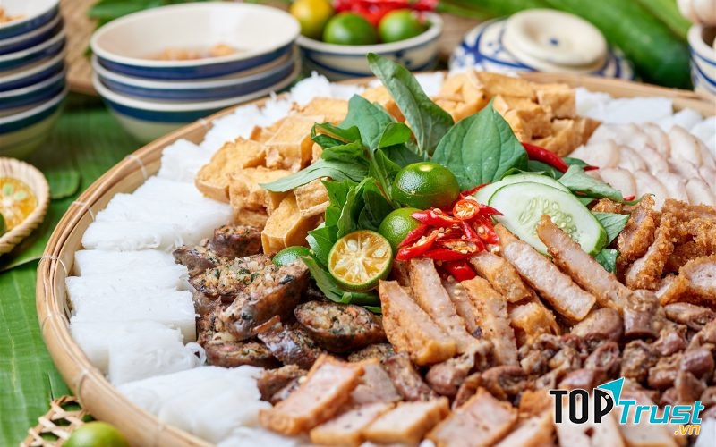 Bún đậu Nia là địa chỉ nổi tiếng ở Nha Trang.