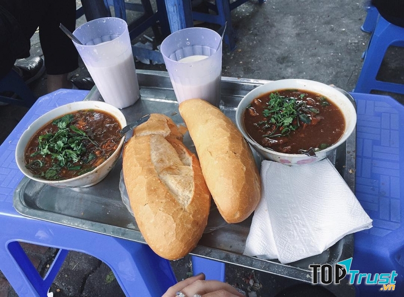 Bánh mì sốt vang Thụy Khuê
