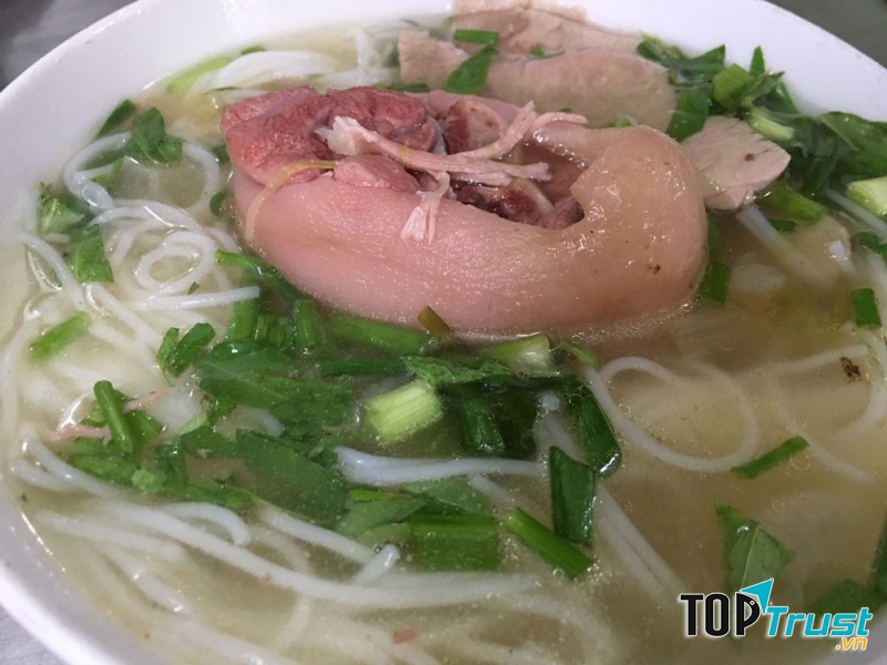 Bún giò heo Cô Tư