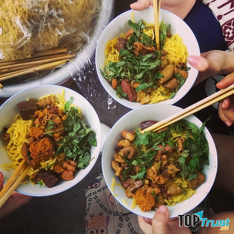 ﻿Bún lòng xào nghệ - 117 Ngô Gia Tự