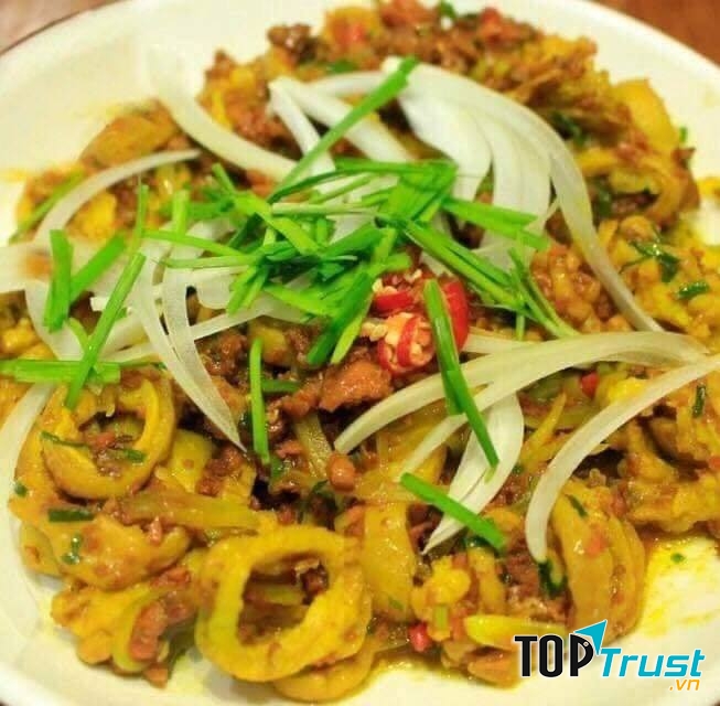 Bún lòng xào nghệ Vy Vy